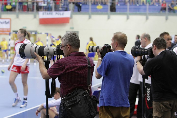 Polują na dobre ujęcie do FotoreportEl ;).  (Czerwiec 2013)