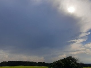 Piękna rozwiana komórka burzowa