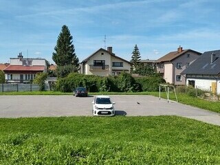 Boiska szkolne w Elblągu to parkingi