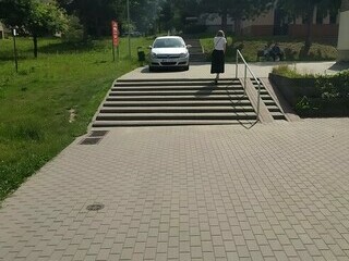 Chodnikowy parking
