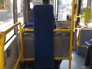 Z wnętrza autobusu