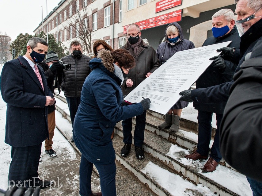 Opozycja pisze do premiera zdjęcie nr 235575