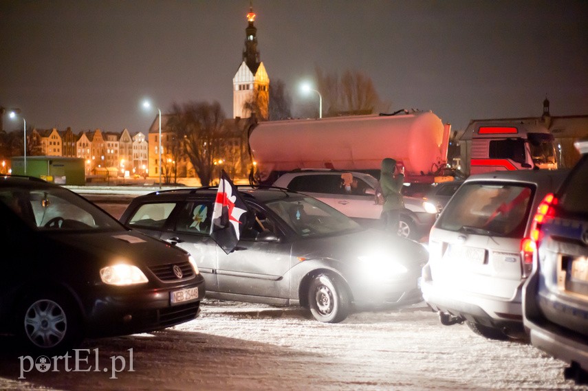 "Samochodowy spacer" z Elbląskim Strajkiem Kobiet zdjęcie nr 235586