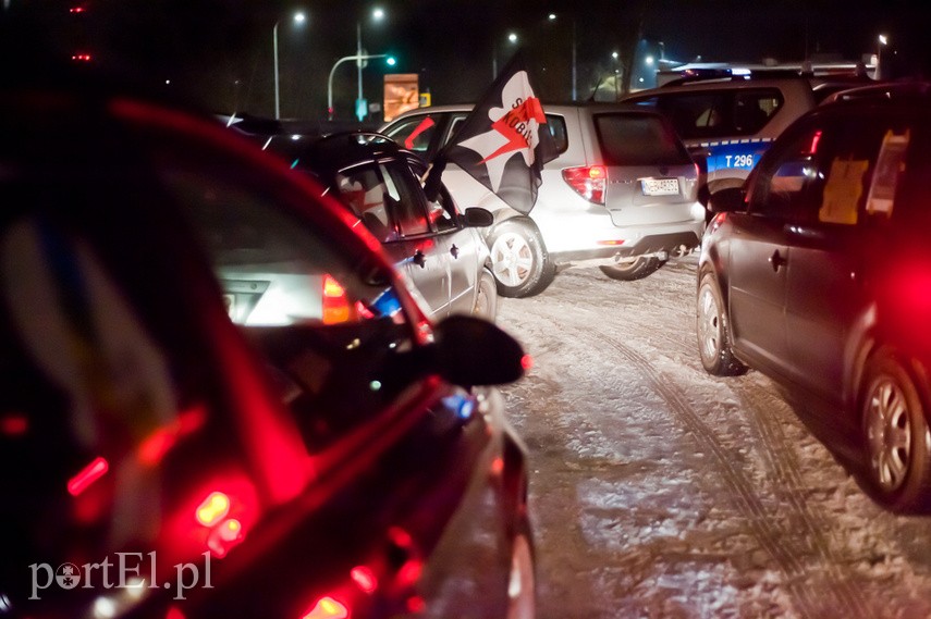 "Samochodowy spacer" z Elbląskim Strajkiem Kobiet zdjęcie nr 235591