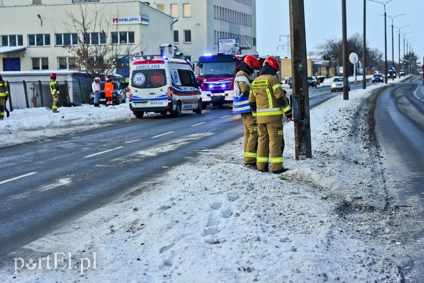 Zderzenie forda z jaguarem na ul. Browarnej zdjęcie nr 235808