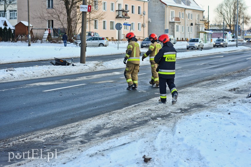 Zderzenie forda z jaguarem na ul. Browarnej zdjęcie nr 235805