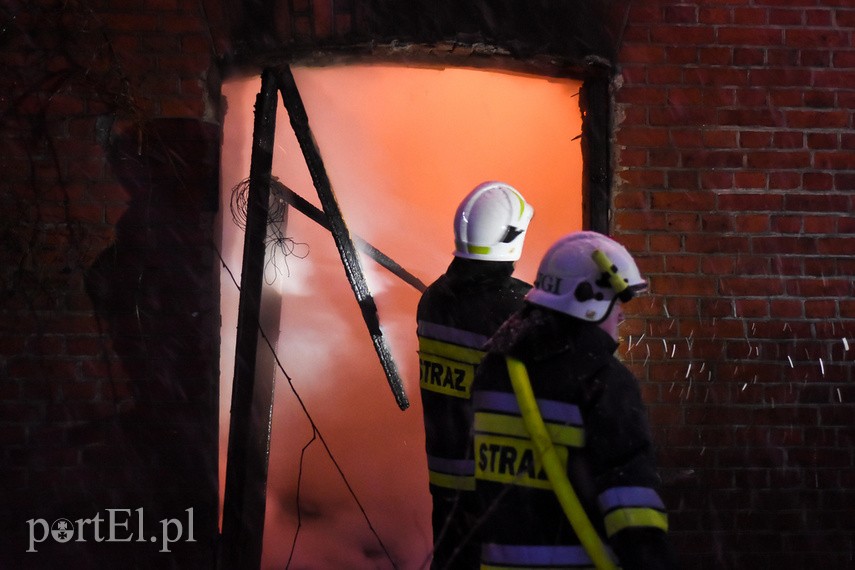 Jedna osoba zginęła w pożarze zdjęcie nr 235920