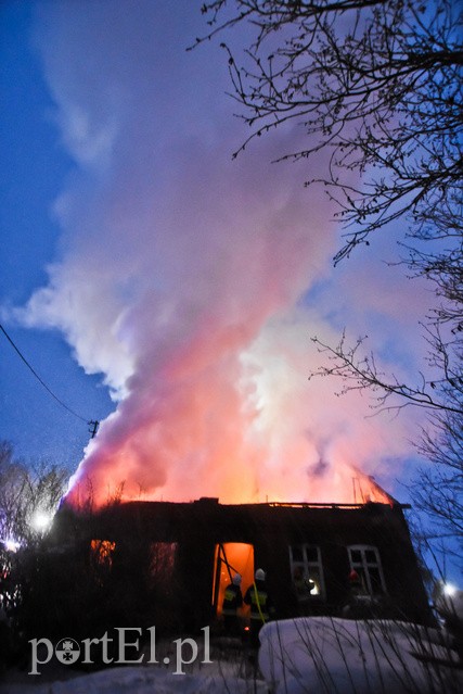 Jedna osoba zginęła w pożarze zdjęcie nr 235919