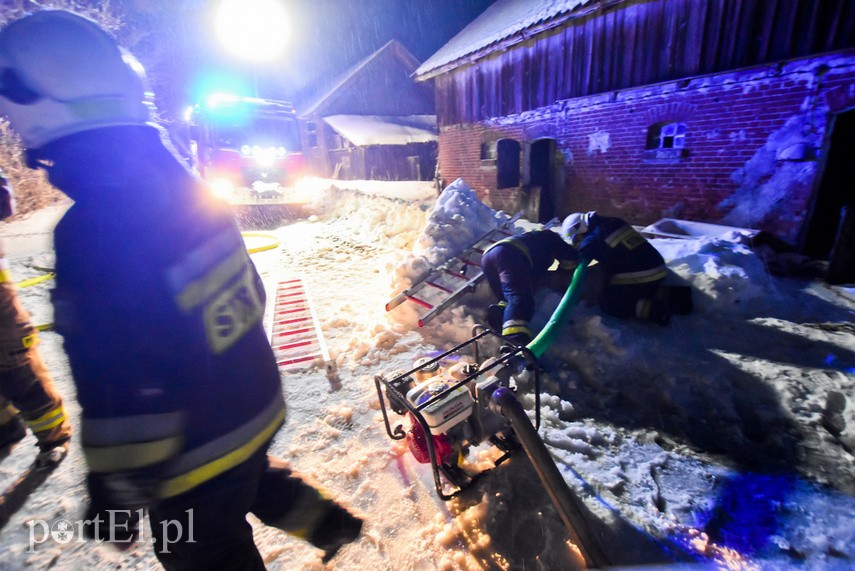 Jedna osoba zginęła w pożarze zdjęcie nr 235910