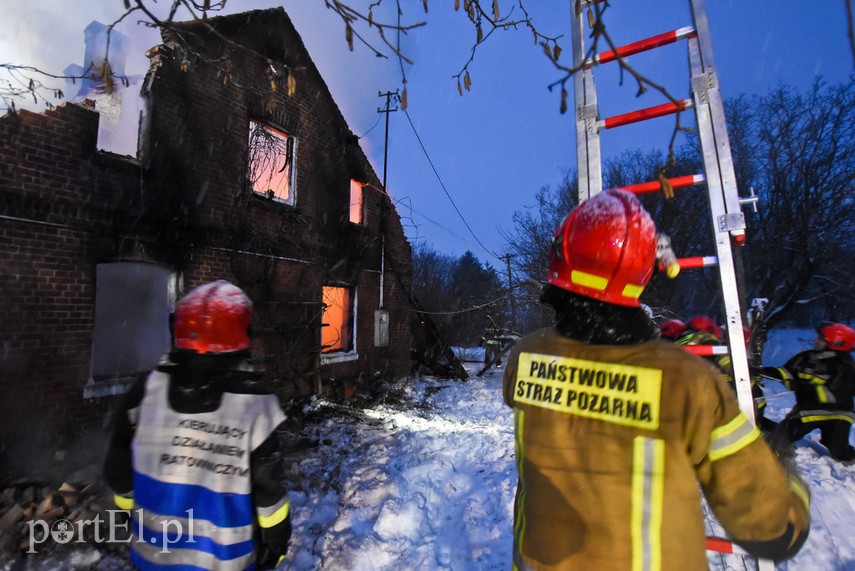 Jedna osoba zginęła w pożarze zdjęcie nr 235927