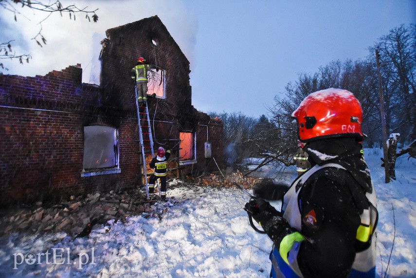 Jedna osoba zginęła w pożarze zdjęcie nr 235932