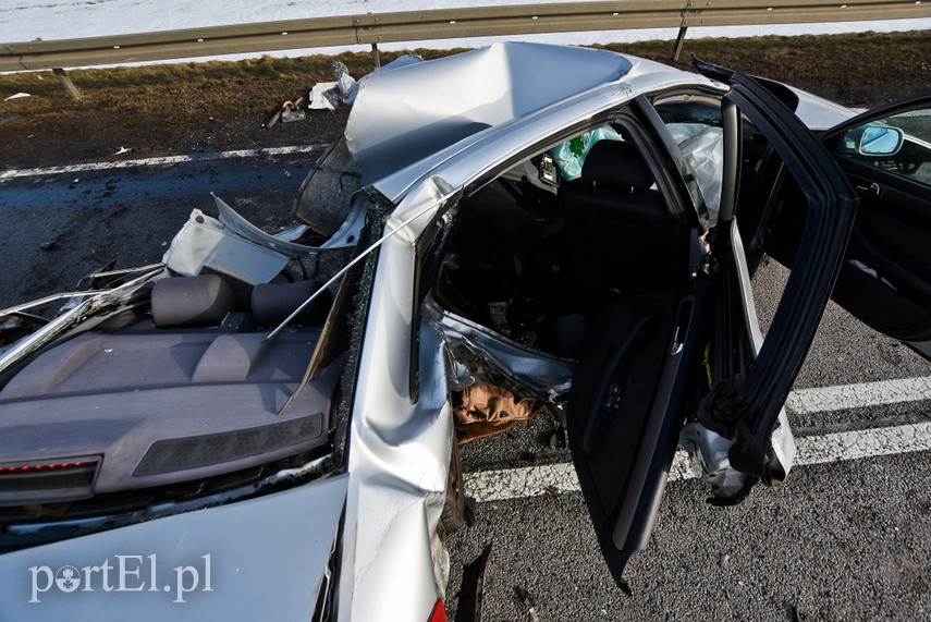 Groźny wypadek w Nowym Dworze Elbląskim. Droga nr 22 zablokowana! zdjęcie nr 236209