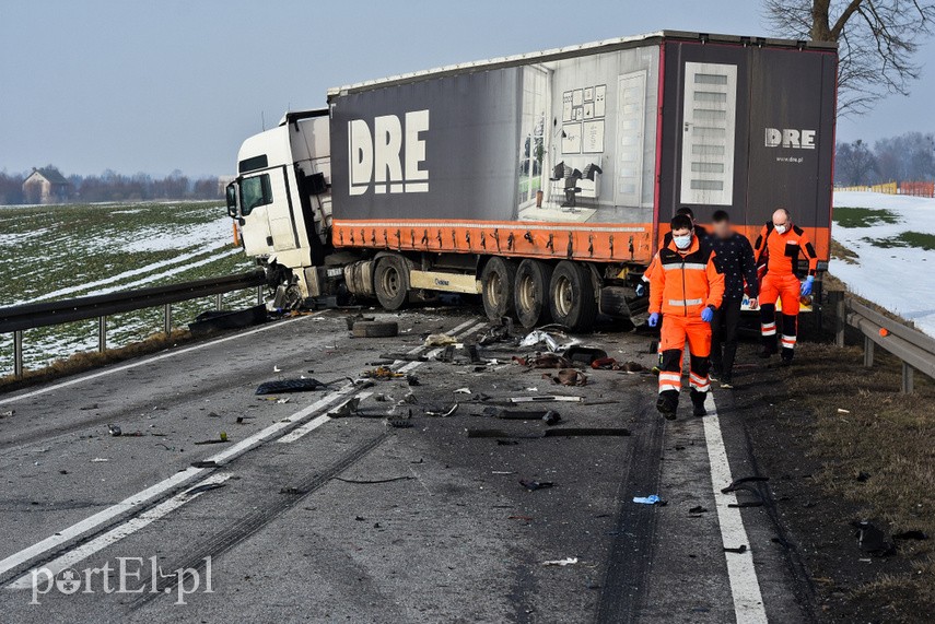 Groźny wypadek w Nowym Dworze Elbląskim. Droga nr 22 zablokowana! zdjęcie nr 236188