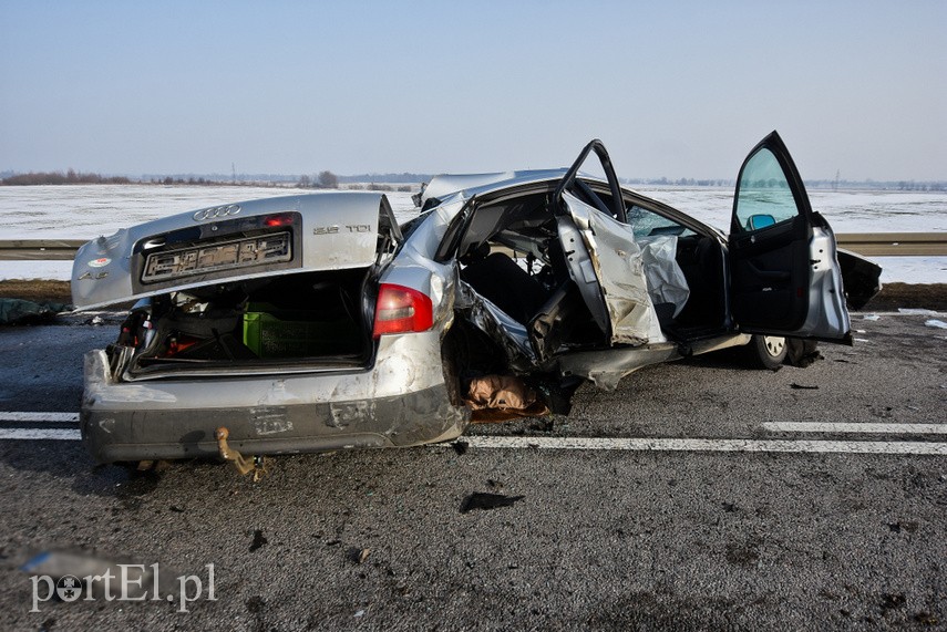 Groźny wypadek w Nowym Dworze Elbląskim. Droga nr 22 zablokowana! zdjęcie nr 236207