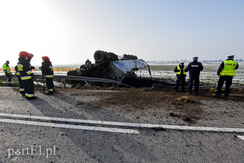 Groźny wypadek w Nowym Dworze Elbląskim. Droga nr 22 zablokowana! zdjęcie nr 236213