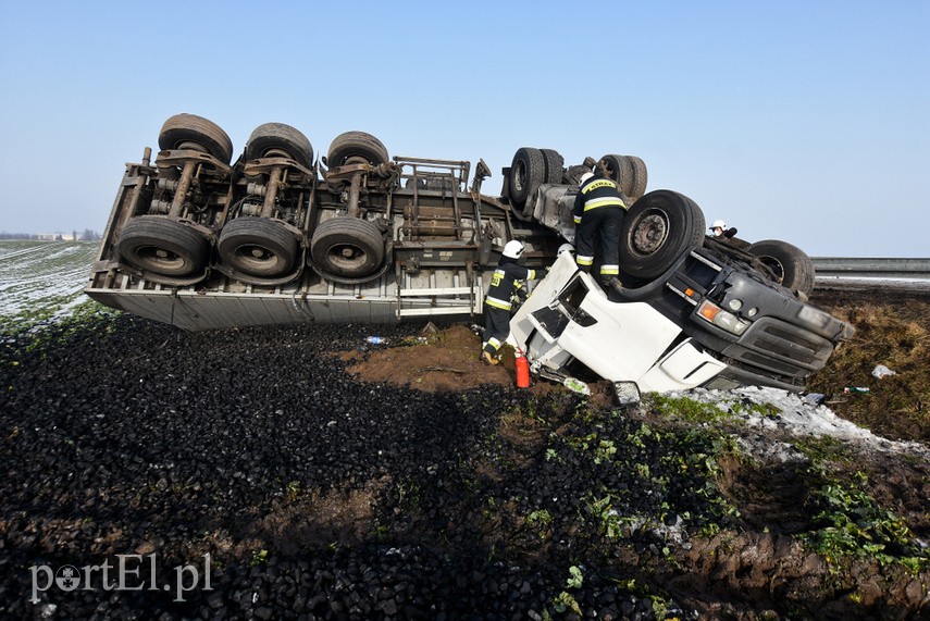 Groźny wypadek w Nowym Dworze Elbląskim. Droga nr 22 zablokowana! zdjęcie nr 236218