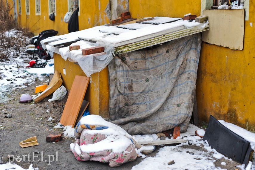 O śmieciach między drogą a rzeką zdjęcie nr 236321