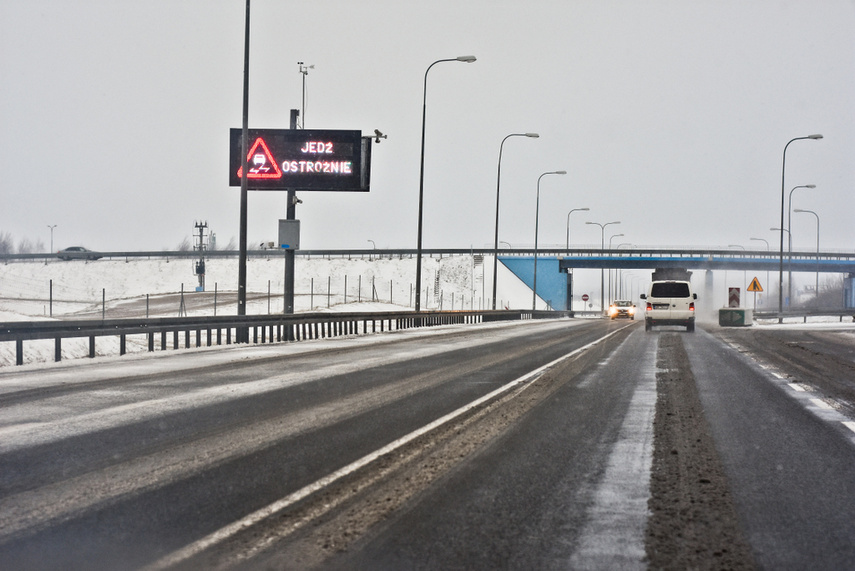 Uwaga kierowcy! Fatalne warunki na drodze zdjęcie nr 236780