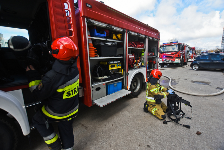 Pożar w bloku przy Ul. Andersa, zmarła 71-latka zdjęcie nr 236969