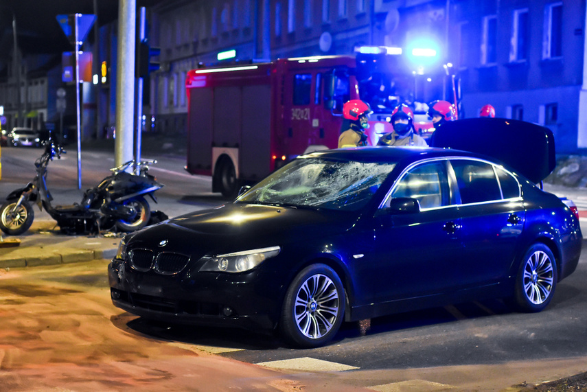 Zderzenie skutera z bmw na ul. Płk. Dąbka zdjęcie nr 237388