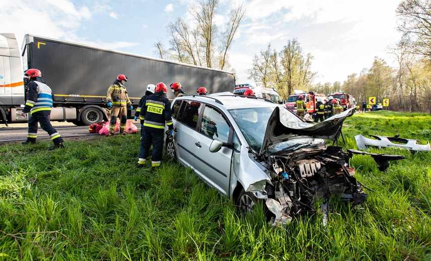 Wypadek w Karczowiskach. Droga nr 22 zablokowana zdjęcie nr 239282