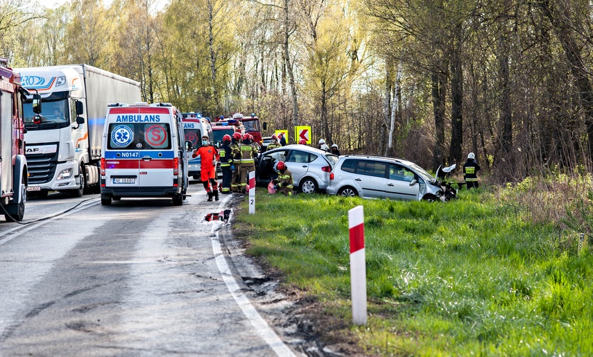 Wypadek w Karczowiskach. Droga nr 22 zablokowana zdjęcie nr 239279