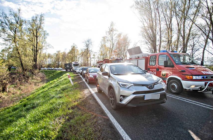 Wypadek w Karczowiskach. Droga nr 22 zablokowana zdjęcie nr 239288