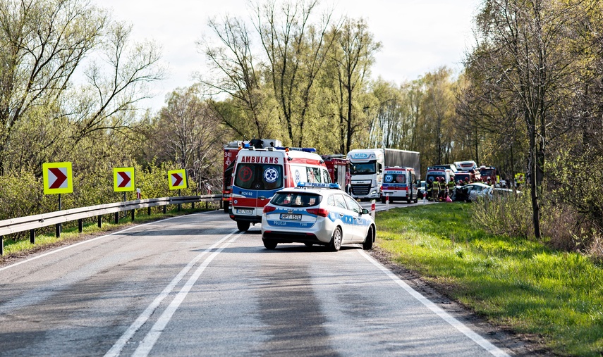 Wypadek w Karczowiskach. Droga nr 22 zablokowana zdjęcie nr 239278