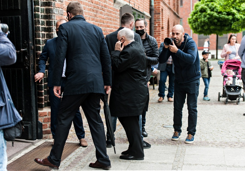 Ostatnie pożegnanie Jerzego Wilka. Obecni premier i prezes PiS zdjęcie nr 239926