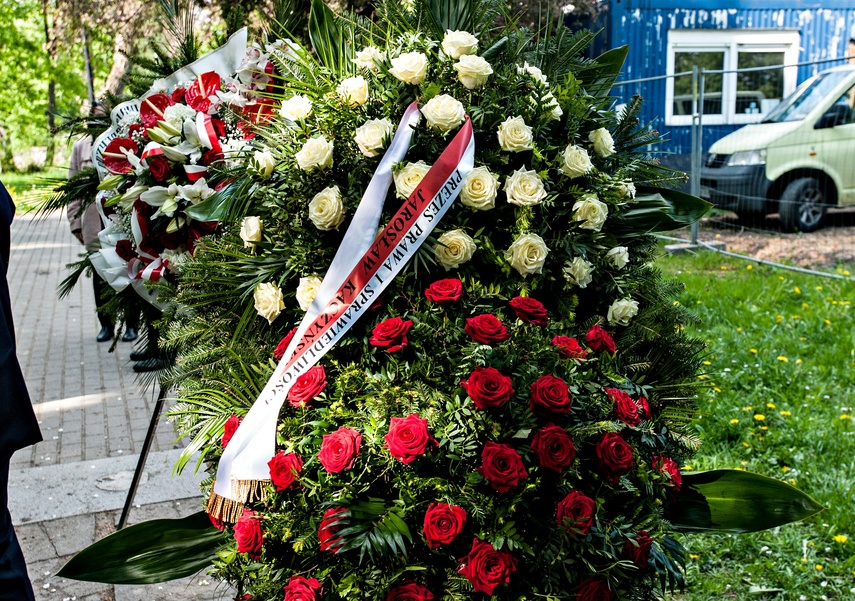 Ostatnie pożegnanie Jerzego Wilka. Obecni premier i prezes PiS zdjęcie nr 239964