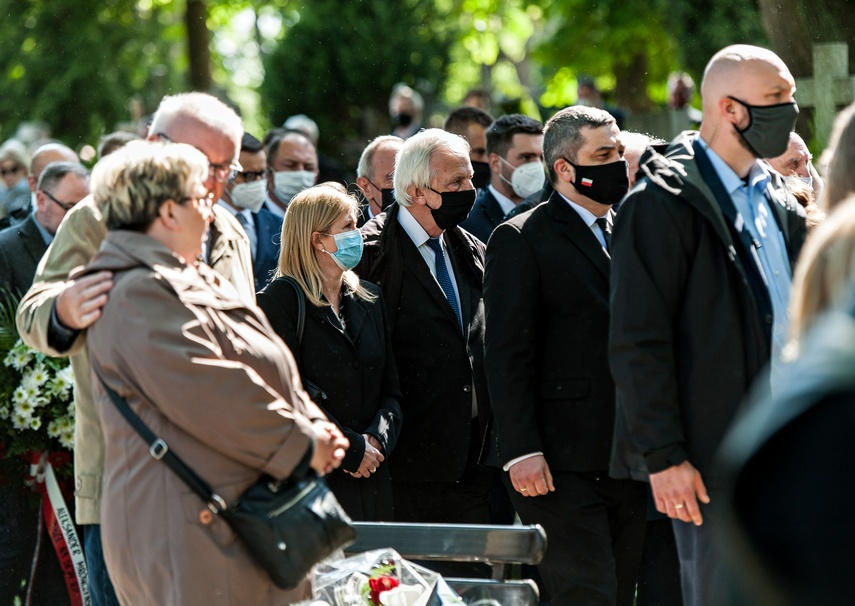 Ostatnie pożegnanie Jerzego Wilka. Obecni premier i prezes PiS zdjęcie nr 239950