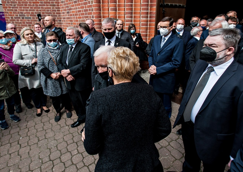 Ostatnie pożegnanie Jerzego Wilka. Obecni premier i prezes PiS zdjęcie nr 239941