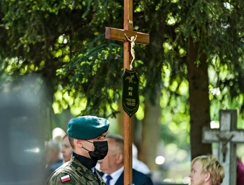 Ostatnie pożegnanie Jerzego Wilka. Obecni premier i prezes PiS zdjęcie nr 239945