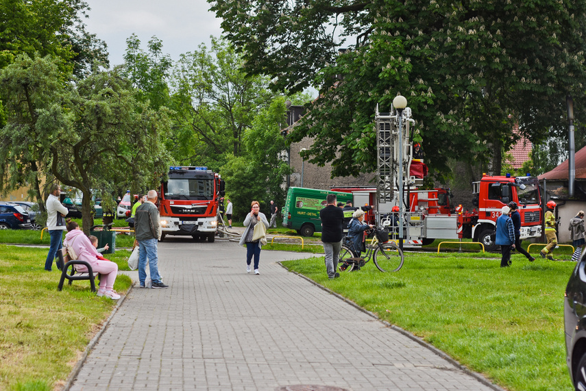 Pożar budynku usługowego na Zawadzie zdjęcie nr 240713