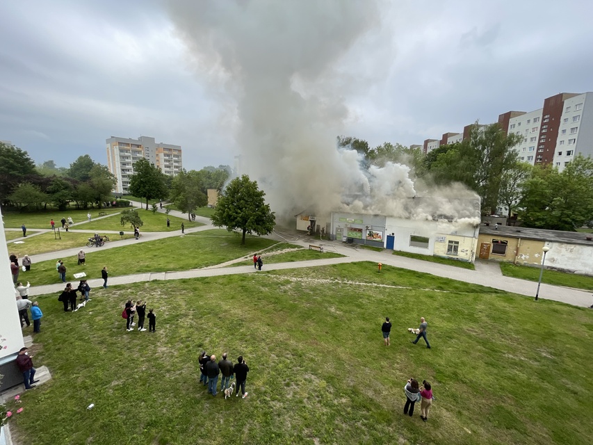 Pożar budynku usługowego na Zawadzie zdjęcie nr 240737