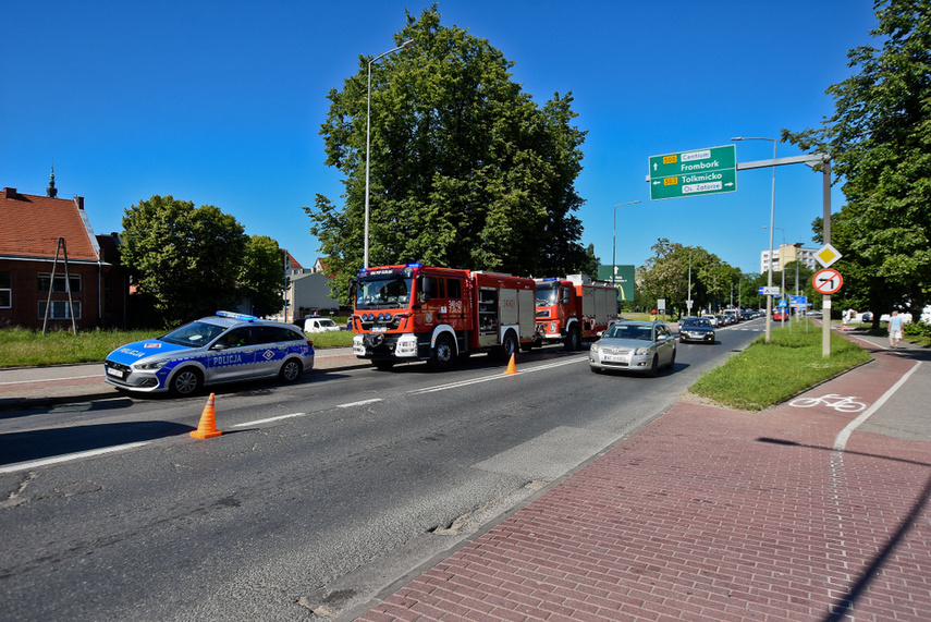 Kolizja trzech aut przed mostem Wyszyńskiego zdjęcie nr 241771