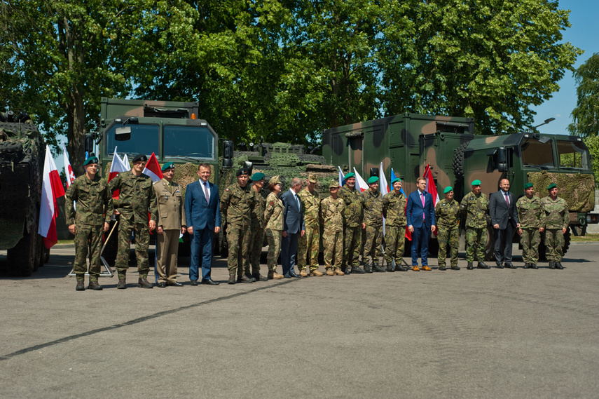 V4, czyli ministrowie obrony w Elblągu zdjęcie nr 242492