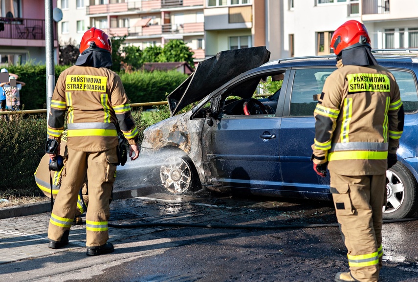 Pożar auta na ul. Kłoczowskiego zdjęcie nr 243377