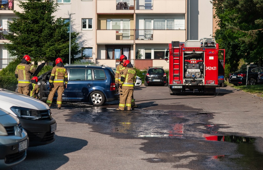 Pożar auta na ul. Kłoczowskiego zdjęcie nr 243378