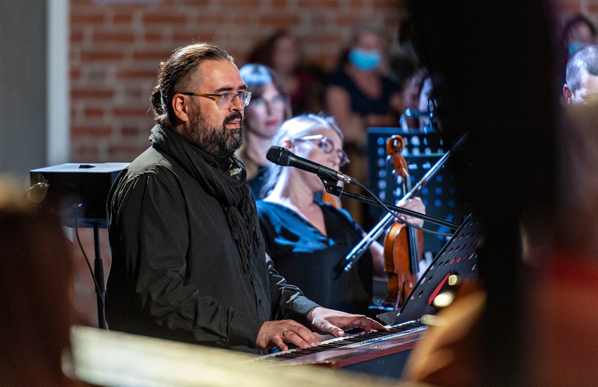 O miłości w katedrze zdjęcie nr 243463