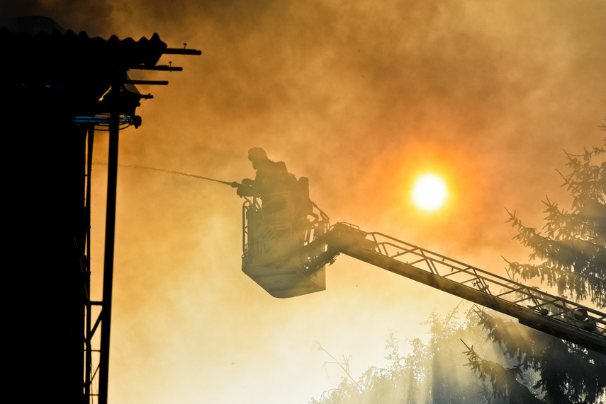 Pożar lakierni przy Grochowskiej zdjęcie nr 243774