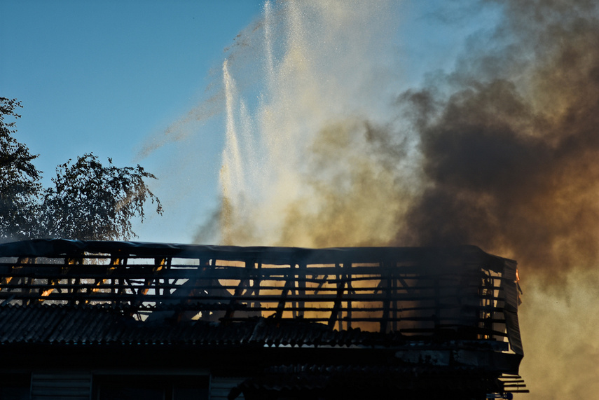 Pożar lakierni przy Grochowskiej zdjęcie nr 243785