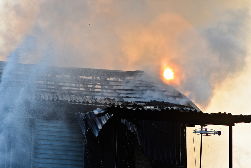 Pożar lakierni przy Grochowskiej zdjęcie nr 243763