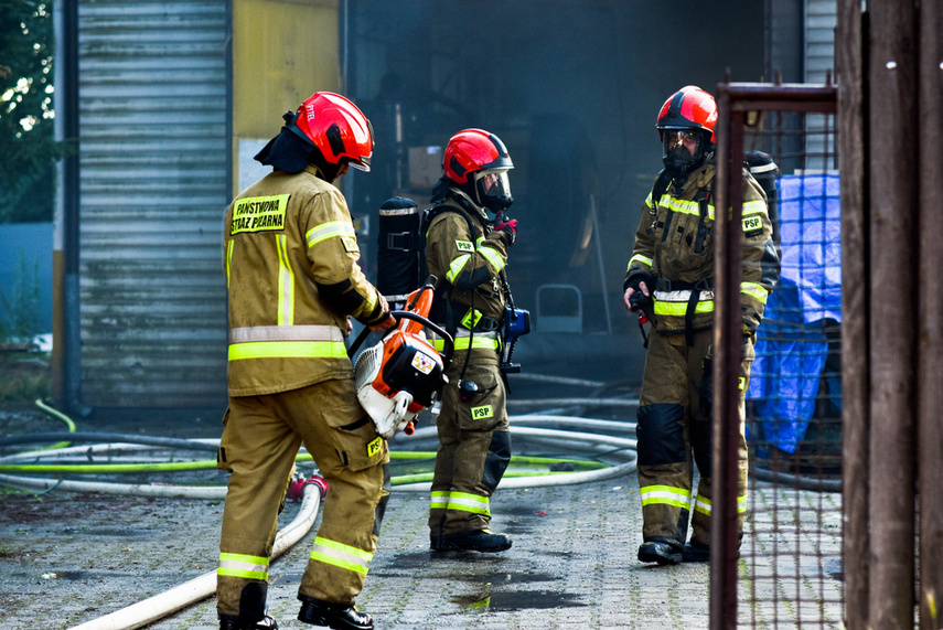 Pożar lakierni przy Grochowskiej zdjęcie nr 243791