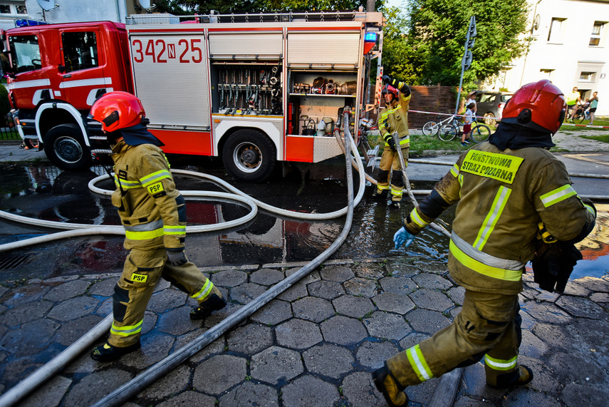 Pożar lakierni przy Grochowskiej zdjęcie nr 243760