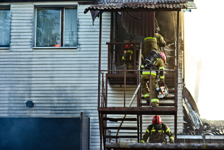Pożar lakierni przy Grochowskiej zdjęcie nr 243793