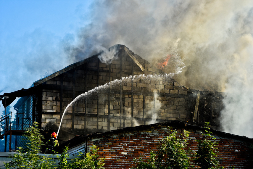 Pożar lakierni przy Grochowskiej zdjęcie nr 243743