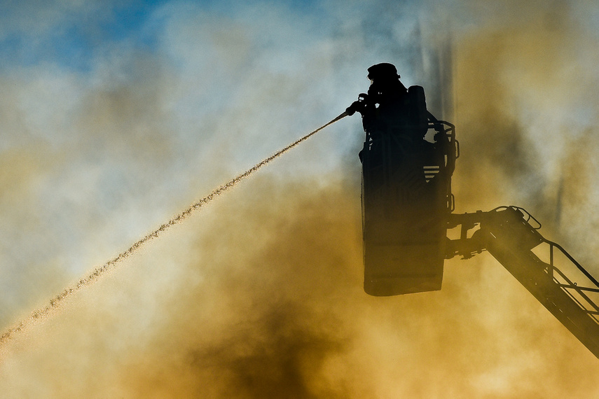 Pożar lakierni przy Grochowskiej zdjęcie nr 243778