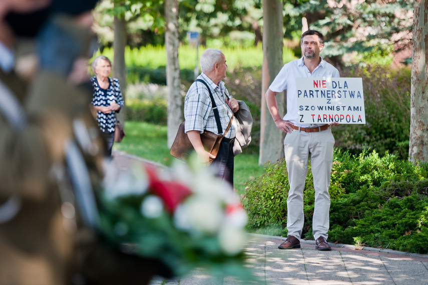 Pamiętają o ofiarach zbrodni wołyńskiej zdjęcie nr 244115