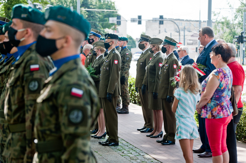 Pamiętają o ofiarach zbrodni wołyńskiej zdjęcie nr 244124